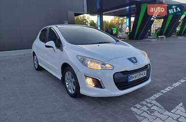 Хетчбек Peugeot 308 2012 в 