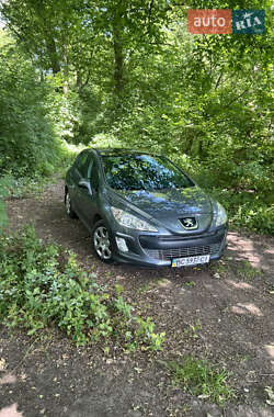 Хэтчбек Peugeot 308 2011 в Рудки