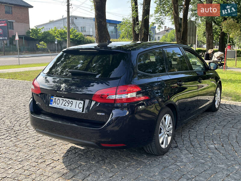 Універсал Peugeot 308 2016 в Виноградові