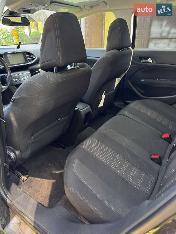 Універсал Peugeot 308 2015 в Черкасах