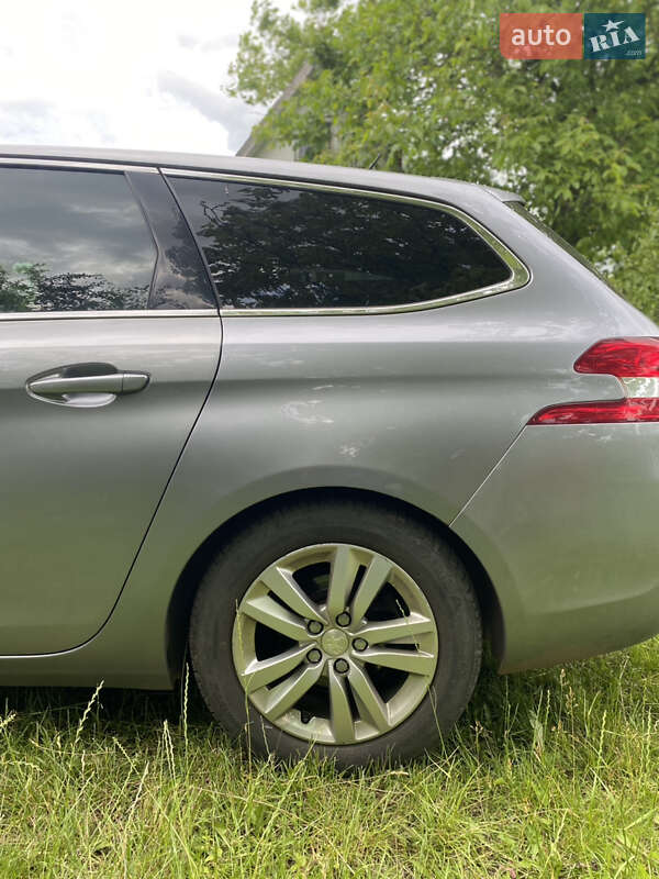 Універсал Peugeot 308 2015 в Шептицькому
