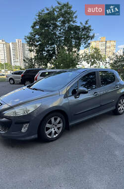 Хетчбек Peugeot 308 2010 в Києві