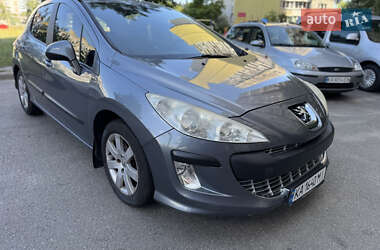 Хэтчбек Peugeot 308 2010 в Киеве