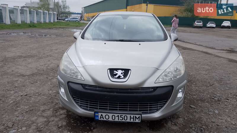 Хетчбек Peugeot 308 2008 в Мукачевому
