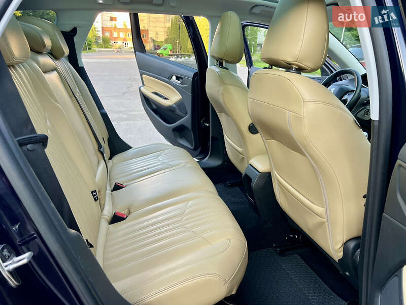 Универсал Peugeot 308 2014 в Ровно