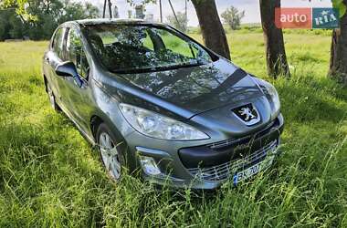 Хэтчбек Peugeot 308 2008 в 