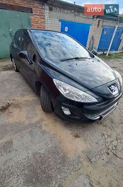 Хэтчбек Peugeot 308 2008 в Нетешине
