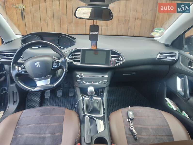 Універсал Peugeot 308 2015 в Маневичах