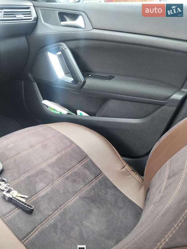 Універсал Peugeot 308 2015 в Маневичах