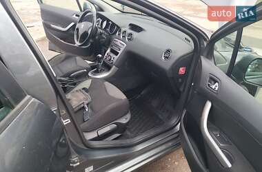 Хэтчбек Peugeot 308 2012 в 