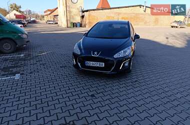 Хэтчбек Peugeot 308 2011 в 