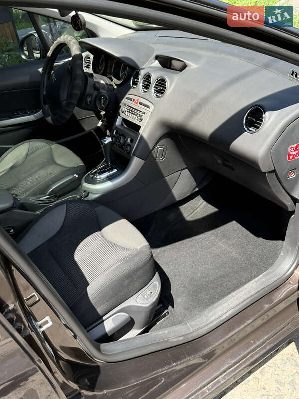 Хетчбек Peugeot 308 2012 в Дніпрі