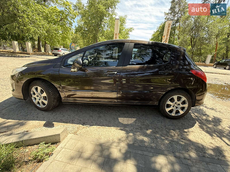 Хетчбек Peugeot 308 2012 в Дніпрі