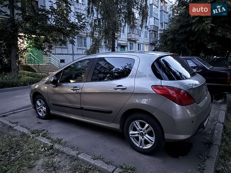 Peugeot 308 2011
