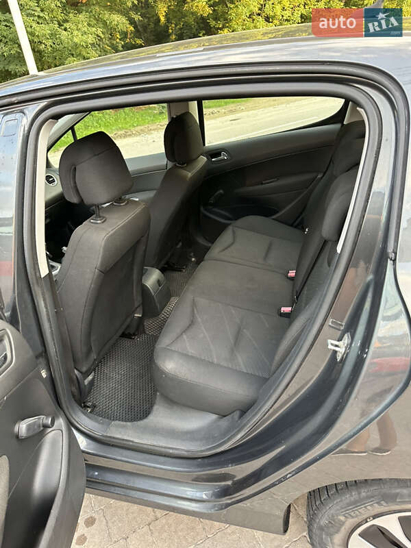 Хэтчбек Peugeot 308 2009 в Львове