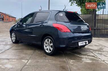 Хэтчбек Peugeot 308 2012 в 
