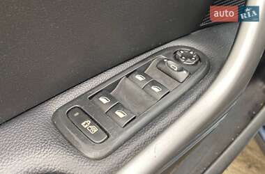Хэтчбек Peugeot 308 2012 в 
