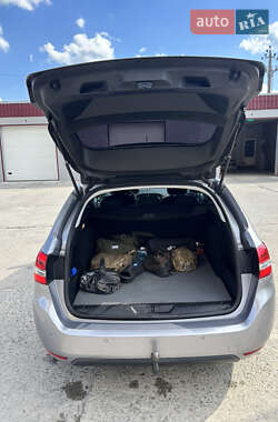 Универсал Peugeot 308 2015 в Остроге