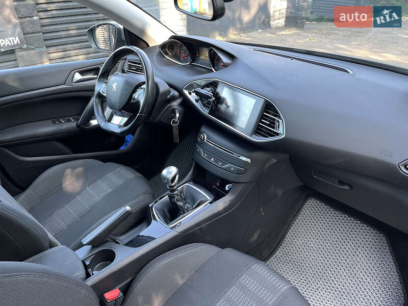 Універсал Peugeot 308 2015 в Умані