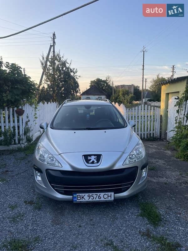 Універсал Peugeot 308 2010 в Млиніві