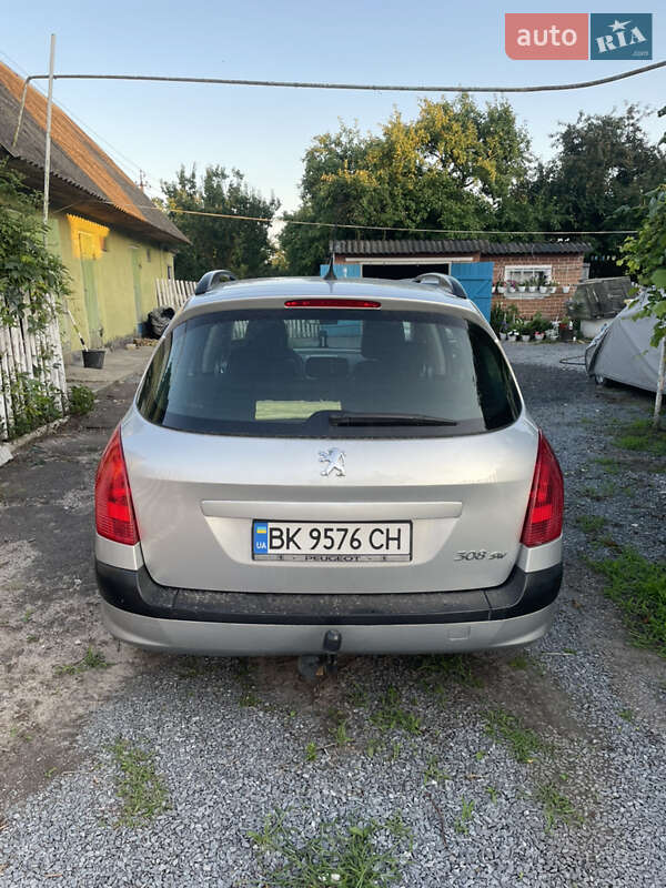 Універсал Peugeot 308 2010 в Млиніві