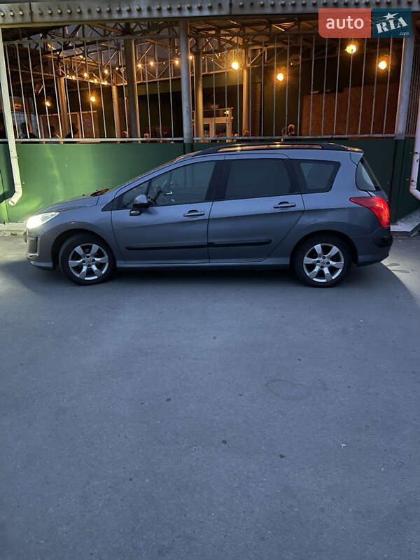 Універсал Peugeot 308 2010 в Полтаві