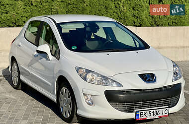 Хэтчбек Peugeot 308 2010 в Ровно