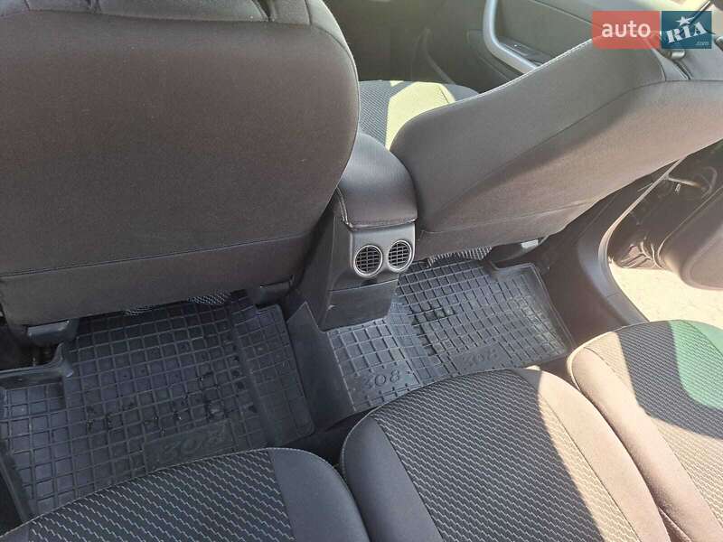 Універсал Peugeot 308 2010 в Львові