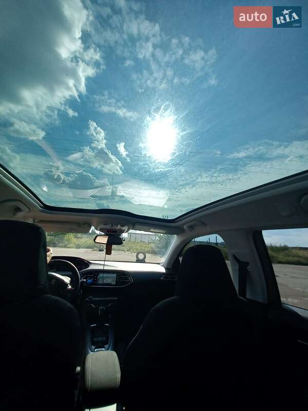 Універсал Peugeot 308 2016 в Чернігові