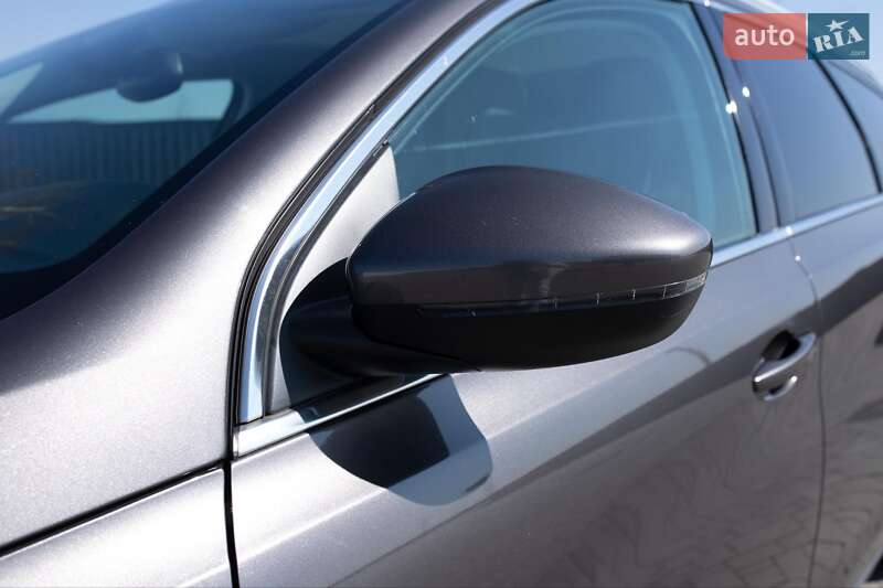 Универсал Peugeot 308 2015 в Брошневе-Осаде