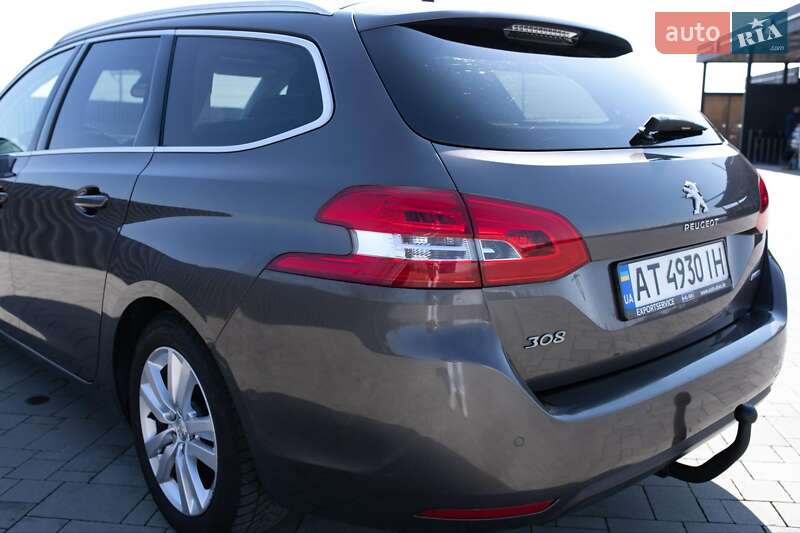 Универсал Peugeot 308 2015 в Брошневе-Осаде