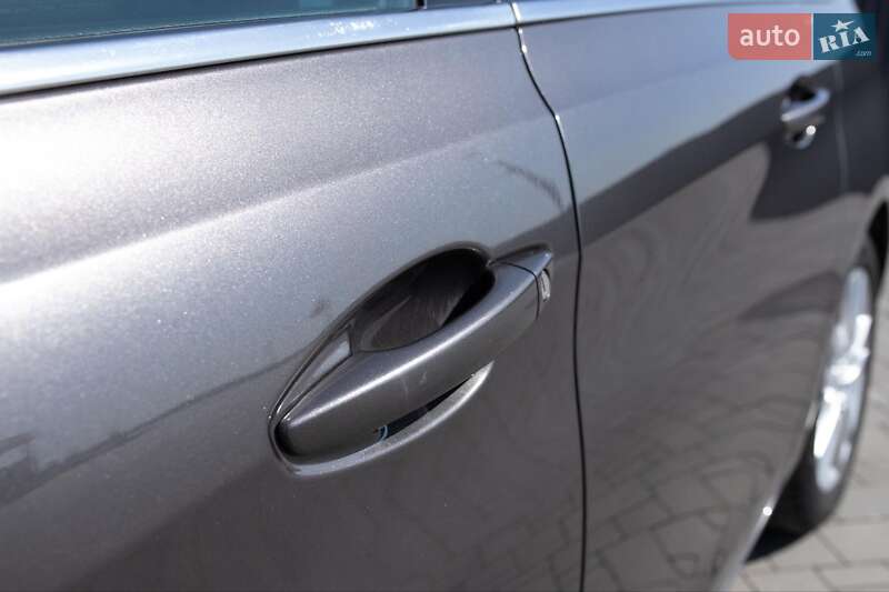 Универсал Peugeot 308 2015 в Брошневе-Осаде