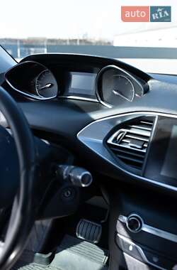 Універсал Peugeot 308 2015 в Брошневі-Облозі
