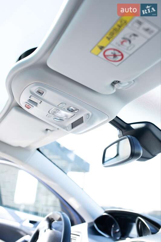 Универсал Peugeot 308 2015 в Брошневе-Осаде