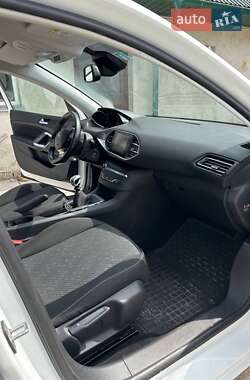 Универсал Peugeot 308 2014 в Тернополе