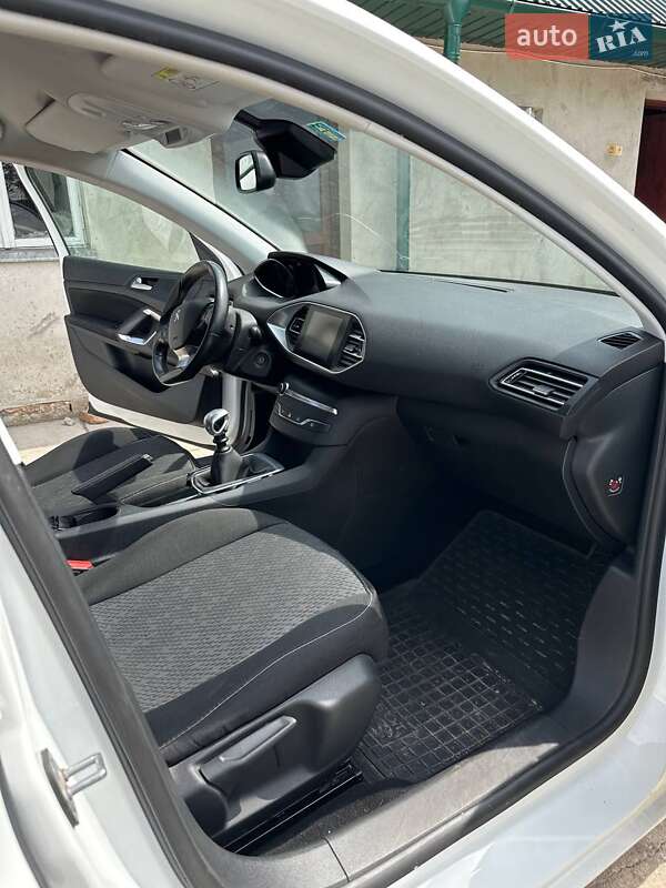 Универсал Peugeot 308 2014 в Тернополе