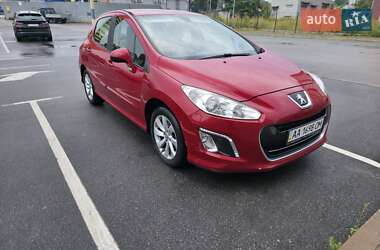 Хэтчбек Peugeot 308 2011 в Киеве