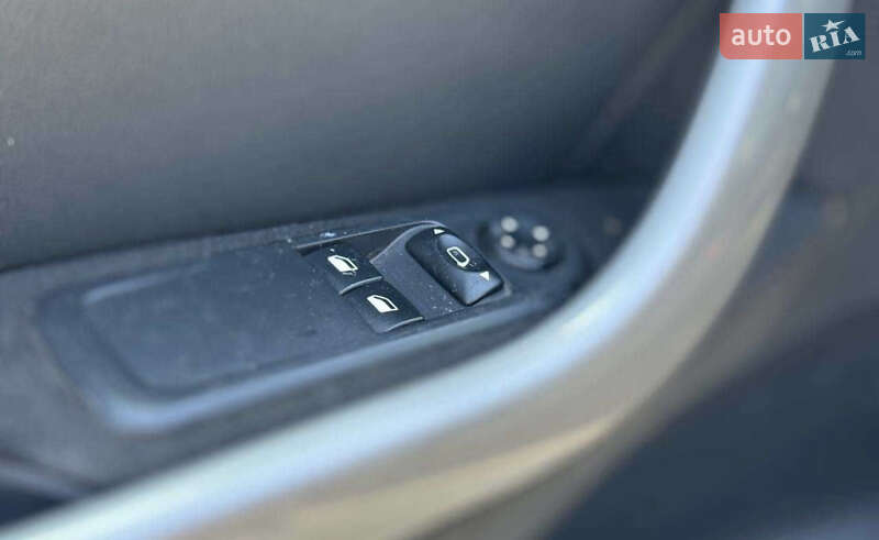 Хетчбек Peugeot 308 2010 в Чернівцях