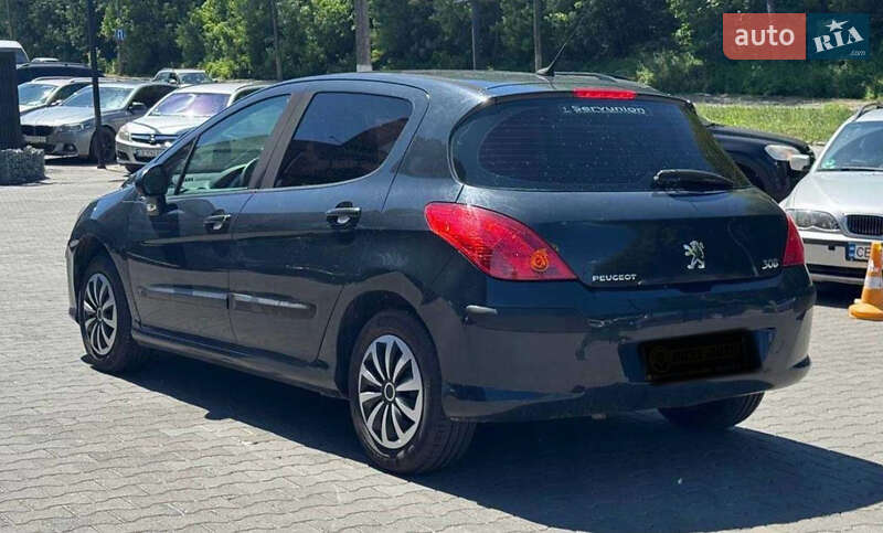 Хетчбек Peugeot 308 2010 в Чернівцях