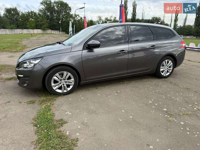 Універсал Peugeot 308 2016 в Ладижині