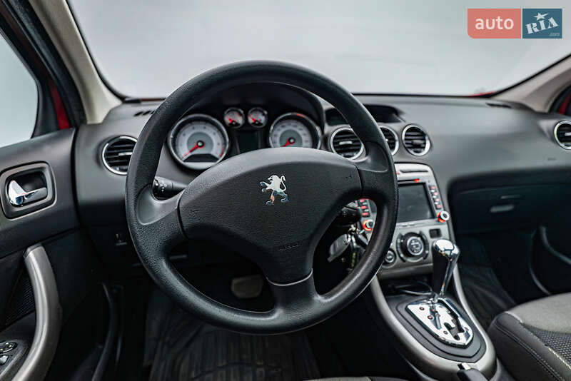 Хэтчбек Peugeot 308 2008 в Киеве