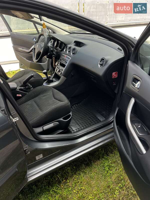 Універсал Peugeot 308 2008 в Ужгороді