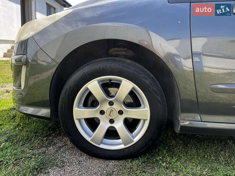 Універсал Peugeot 308 2008 в Ужгороді