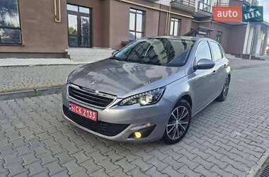 Хэтчбек Peugeot 308 2015 в Ивано-Франковске
