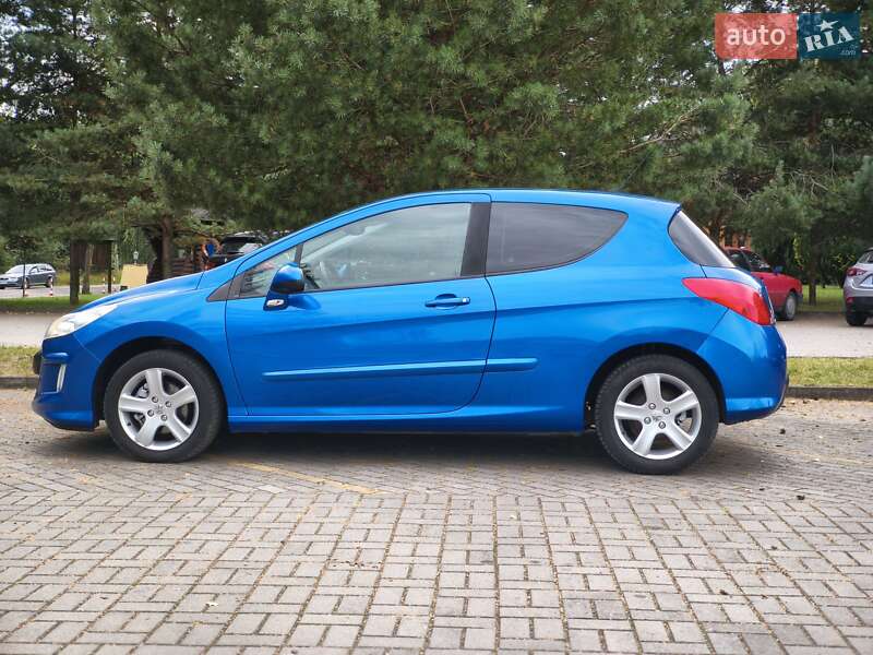 Хетчбек Peugeot 308 2008 в Дрогобичі