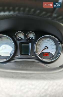 Хэтчбек Peugeot 308 2008 в 