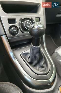 Хэтчбек Peugeot 308 2008 в 