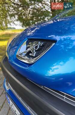 Хэтчбек Peugeot 308 2008 в 