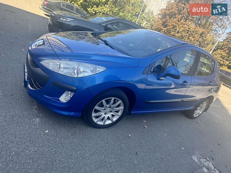 Хетчбек Peugeot 308 2008 в Києві
