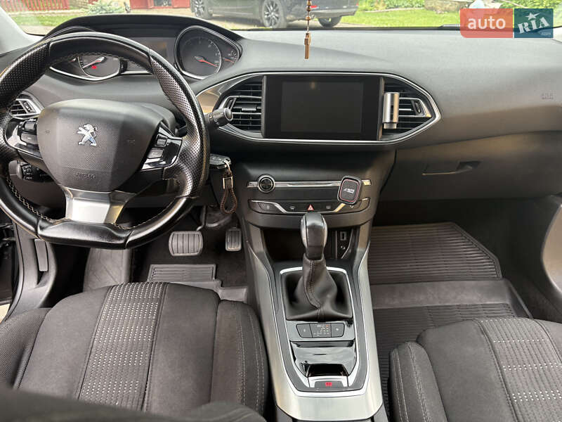 Універсал Peugeot 308 2015 в Львові